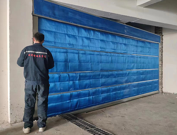 特級(jí)無(wú)機(jī)布防火卷簾門(mén)